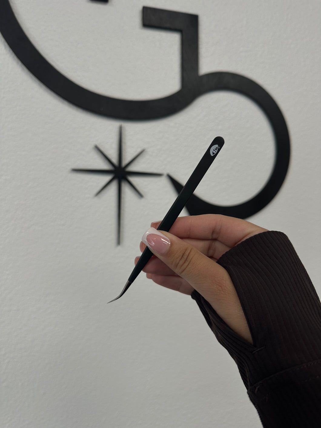 Curved Baby Glam Tweezer